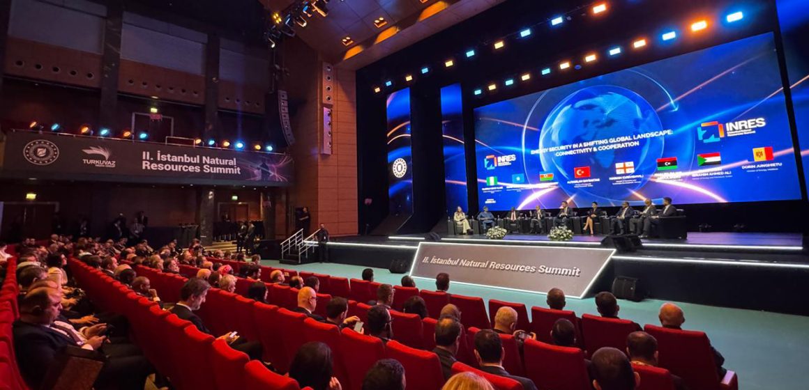  Energetika naziri İstanbul Təbii Sərvətlər Zirvəsində iştirak edib
