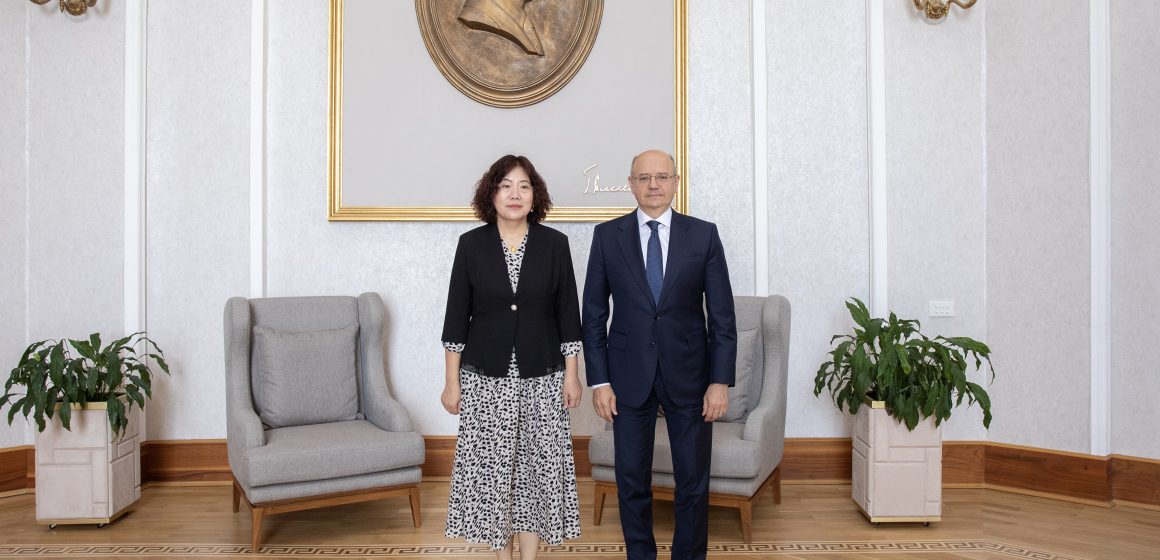  Çinlə enerji tərəfdaşlığına dair məsələlər müzakirə edilib